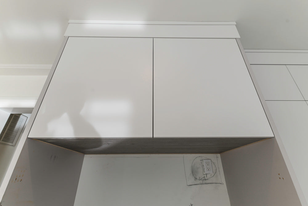 Large White Modern Kitchen with Island and Quartz Countertops