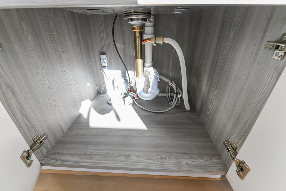 Large White Modern Kitchen with Island and Quartz Countertops