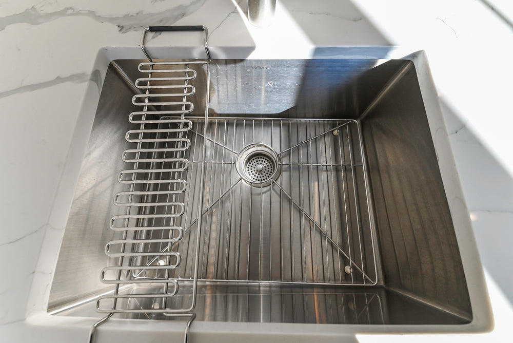 Large White Modern Kitchen with Island and Quartz Countertops