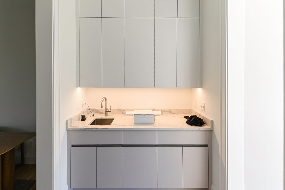 Modern White Gloss Butler's Pantry with Sink and Quartz Countertops