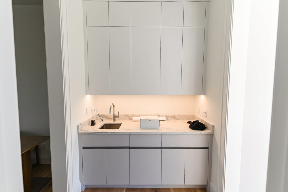 Modern White Gloss Butler's Pantry with Sink and Quartz Countertops