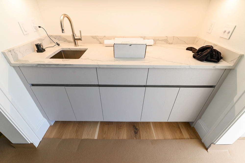 Modern White Gloss Butler's Pantry with Sink and Quartz Countertops