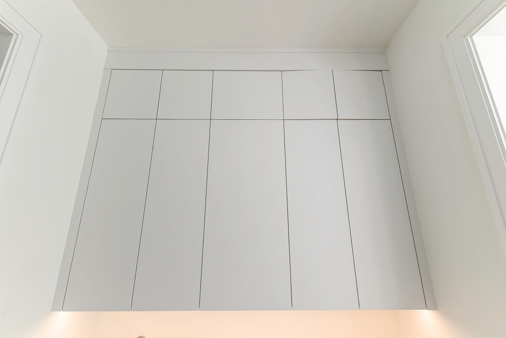 Modern White Gloss Butler's Pantry with Sink and Quartz Countertops