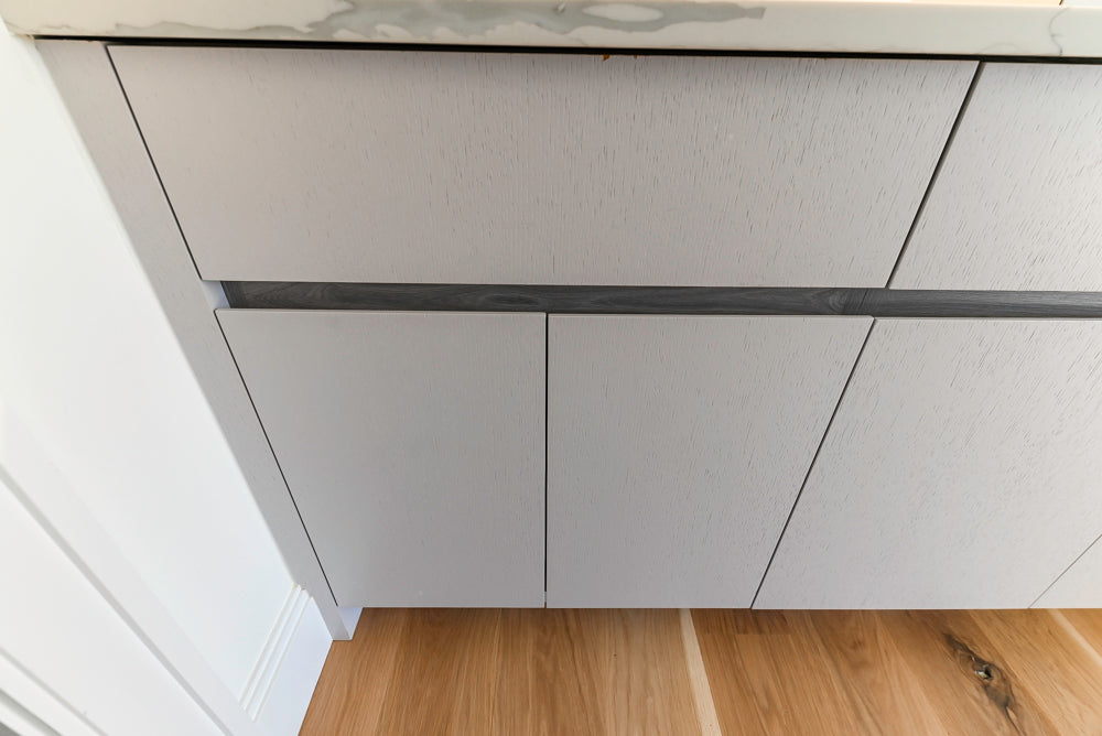 Modern White Gloss Butler's Pantry with Sink and Quartz Countertops