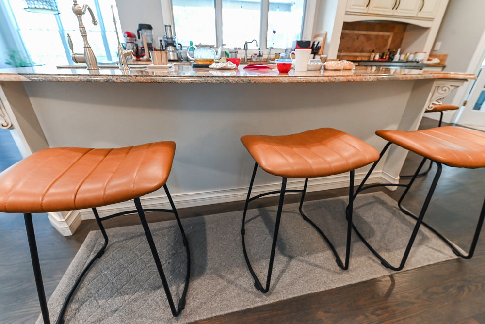 Schrock Traditional Cream Kitchen with Island and Granite Countertops