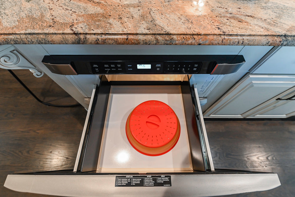 Schrock Traditional Cream Kitchen with Island and Granite Countertops