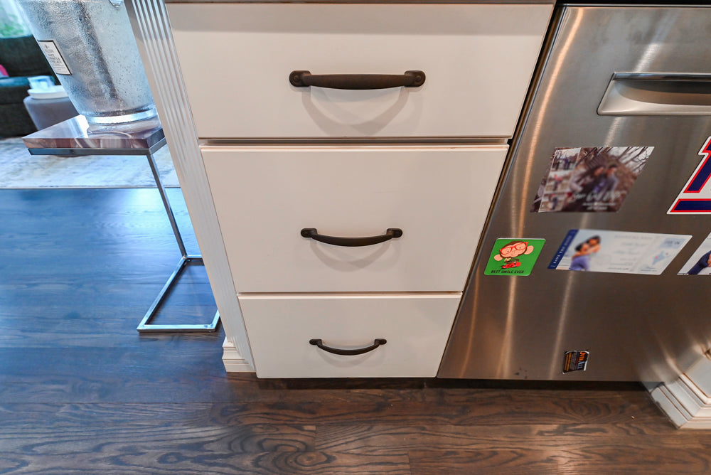 Schrock Traditional Cream Kitchen with Island and Granite Countertops