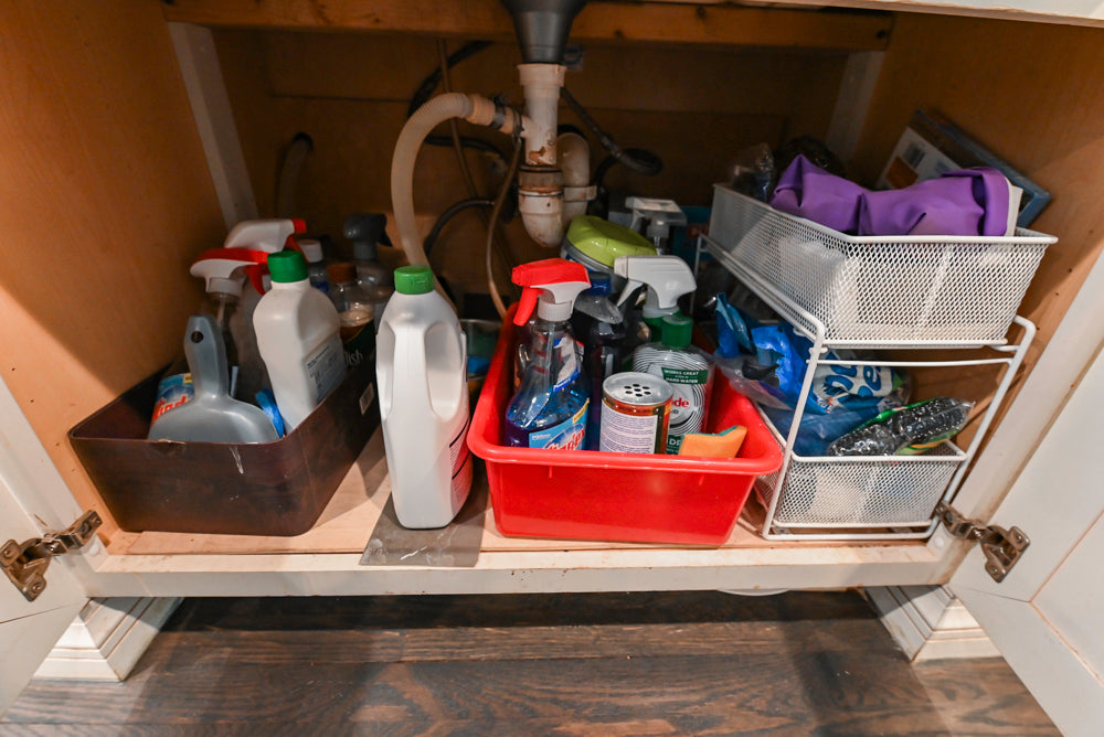 Schrock Traditional Cream Kitchen with Island and Granite Countertops