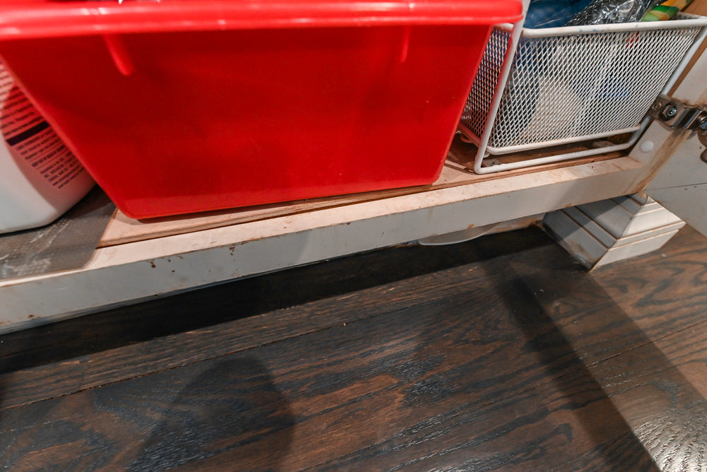 Schrock Traditional Cream Kitchen with Island and Granite Countertops