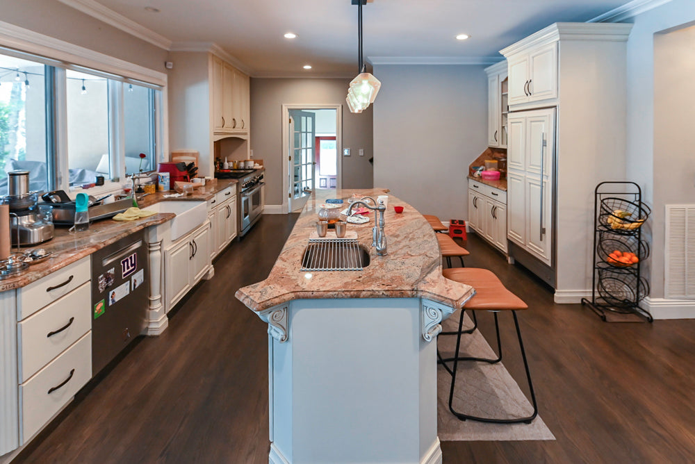 Schrock Traditional Cream Kitchen with Island and Granite Countertops