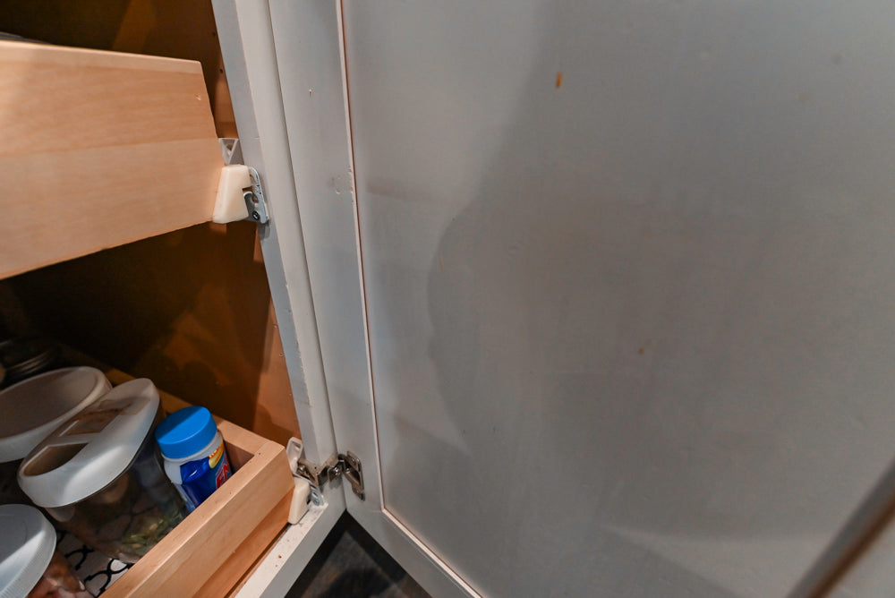 Schrock Traditional Cream Kitchen with Island and Granite Countertops