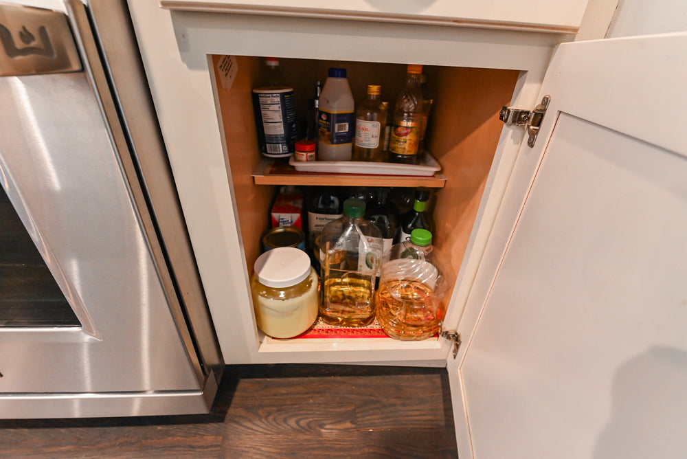 Schrock Traditional Cream Kitchen with Island and Granite Countertops