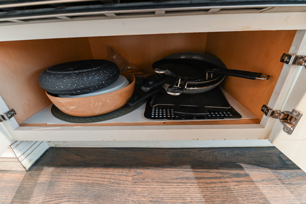 Schrock Traditional Cream Kitchen with Island and Granite Countertops