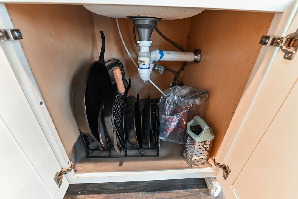 Schrock Traditional Cream Kitchen with Island and Granite Countertops