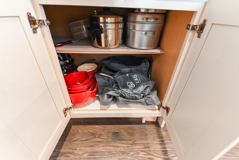 Schrock Traditional Cream Kitchen with Island and Granite Countertops