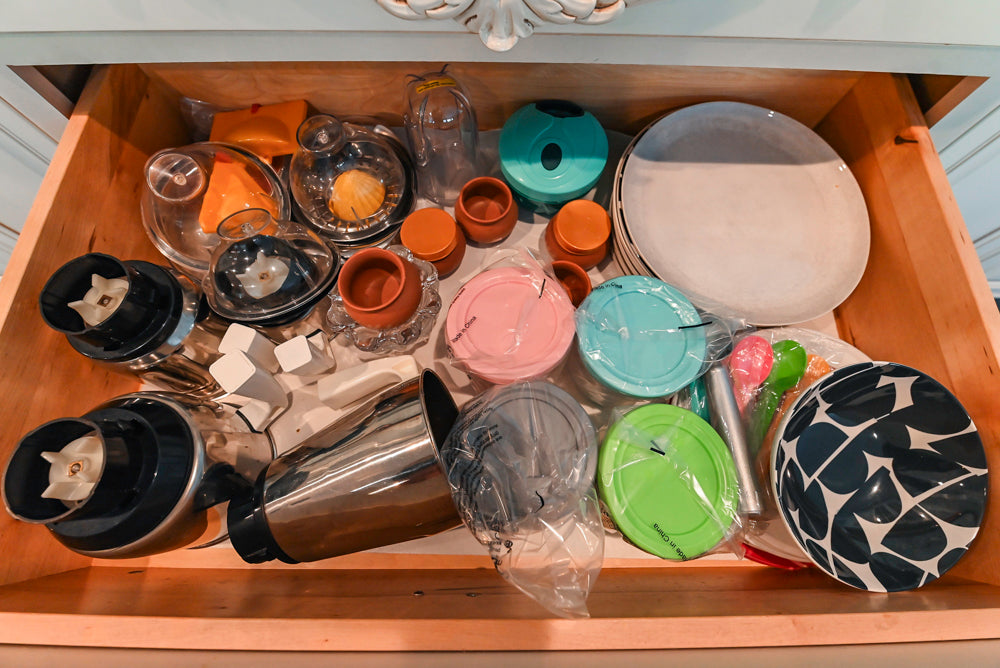 Schrock Traditional Cream Kitchen with Island and Granite Countertops