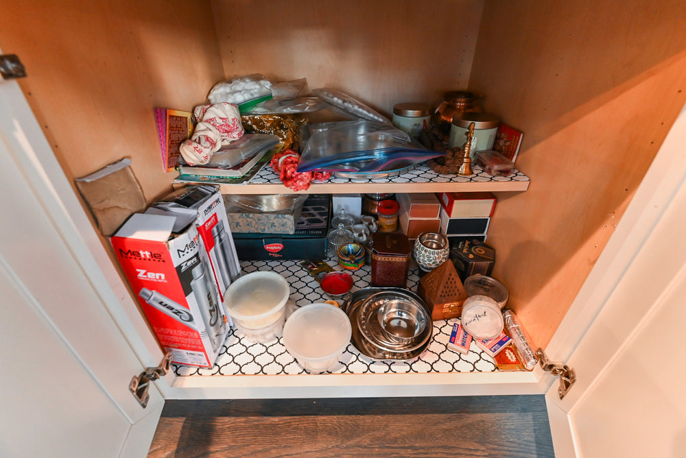 Schrock Traditional Cream Kitchen with Island and Granite Countertops