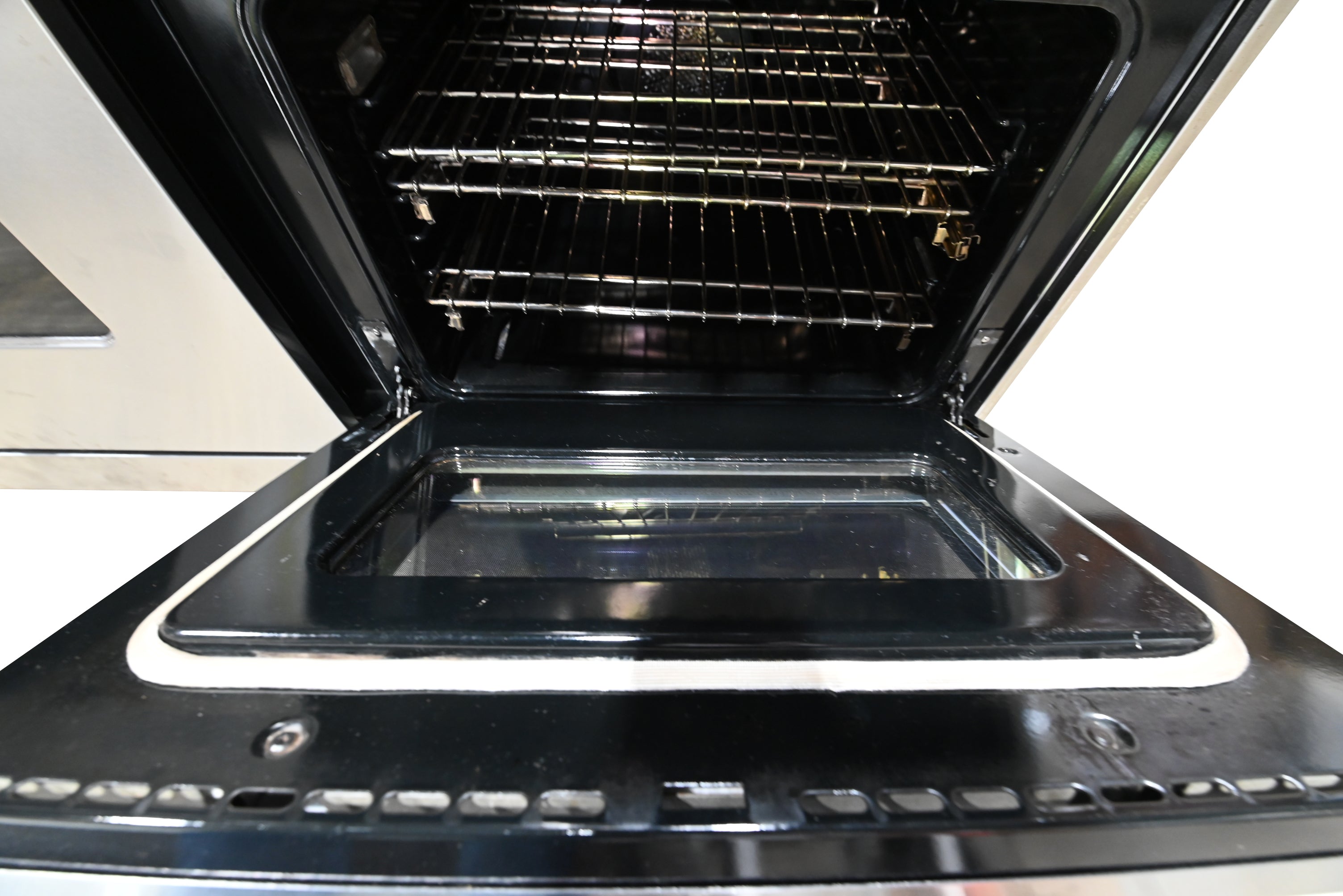 Viking VGCC5606GQSS 60" Stainless Steel Gas Range with Grill and Griddle