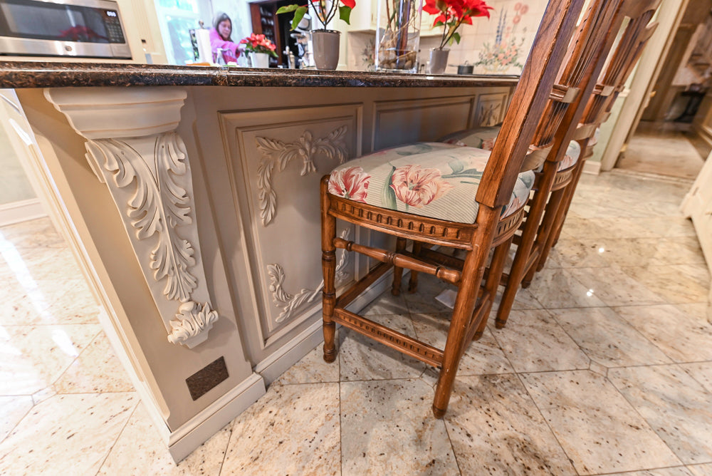 Form LTD Traditional Cream Kitchen with Island, Granite Countertops & Appliances