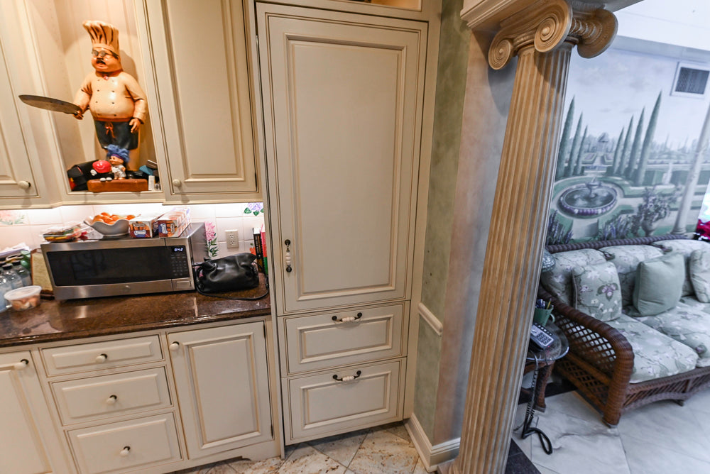 Form LTD Traditional Cream Kitchen with Island, Granite Countertops & Appliances