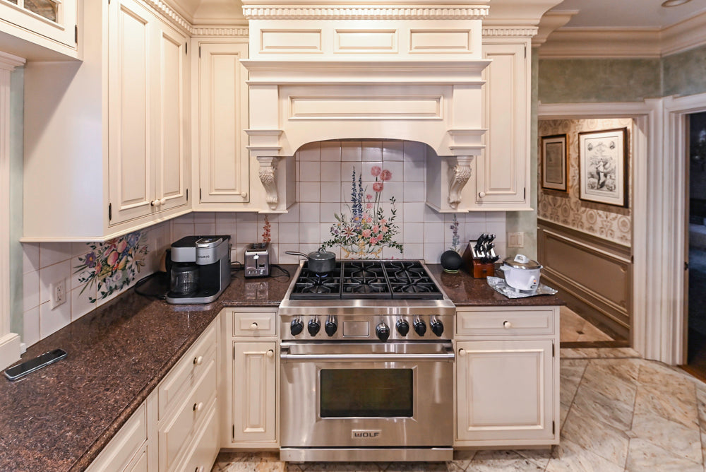 Form LTD Traditional Cream Kitchen with Island, Granite Countertops & Appliances