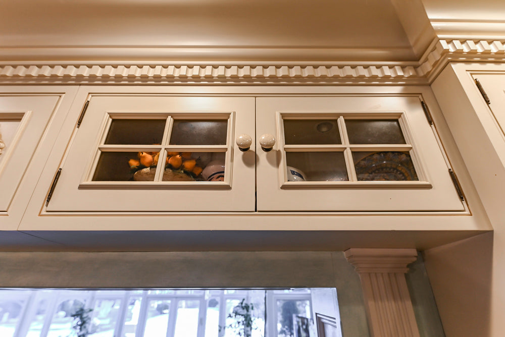 Form LTD Traditional Cream Kitchen with Island, Granite Countertops & Appliances