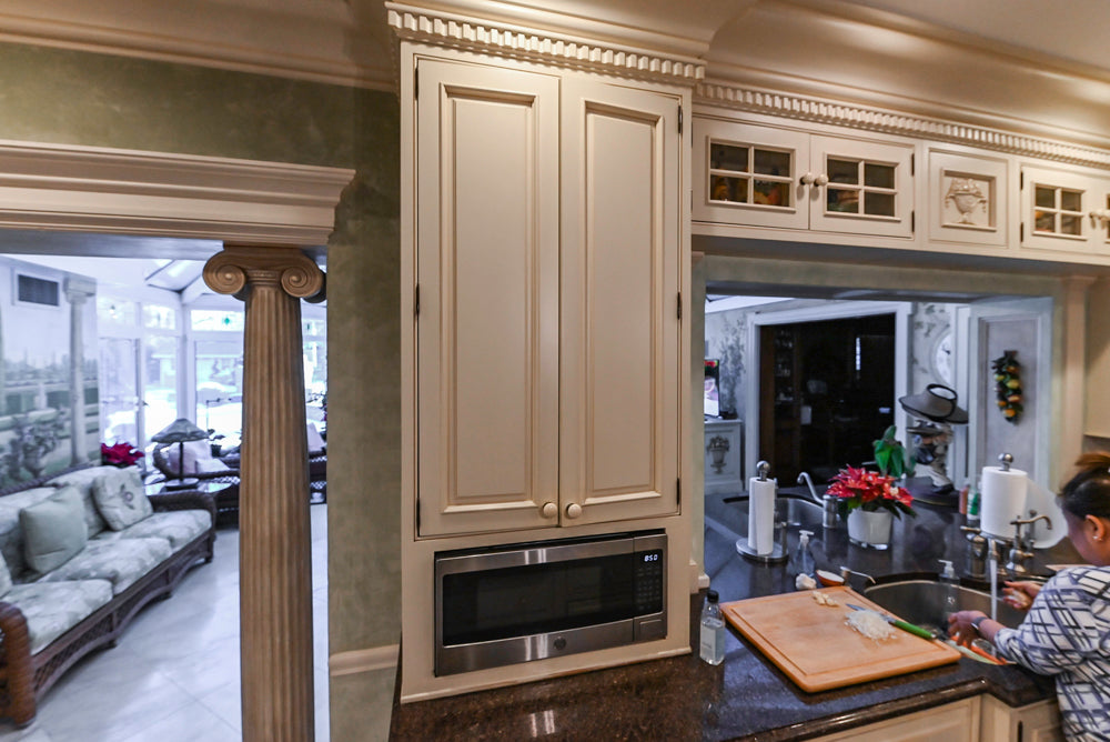 Form LTD Traditional Cream Kitchen with Island, Granite Countertops & Appliances