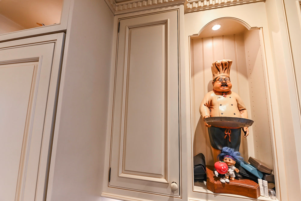 Form LTD Traditional Cream Kitchen with Island, Granite Countertops & Appliances