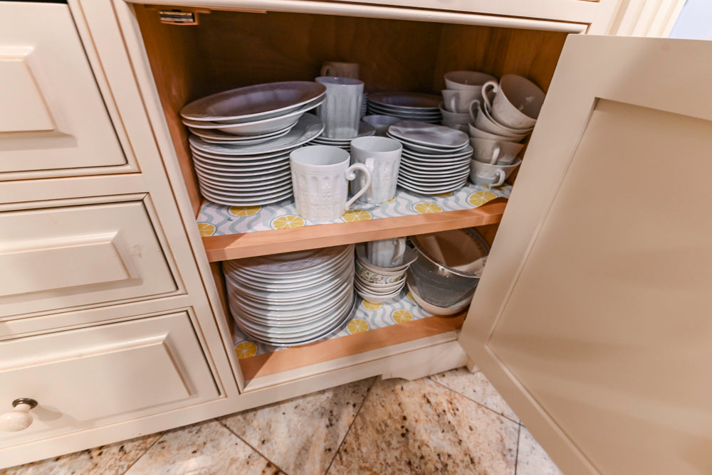 Form LTD Traditional Cream Kitchen with Island, Granite Countertops & Appliances
