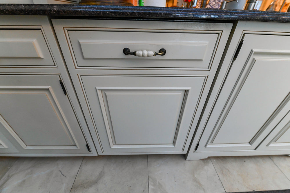 Form LTD Traditional Complete White Cream Wet Bar with Granite Countertops