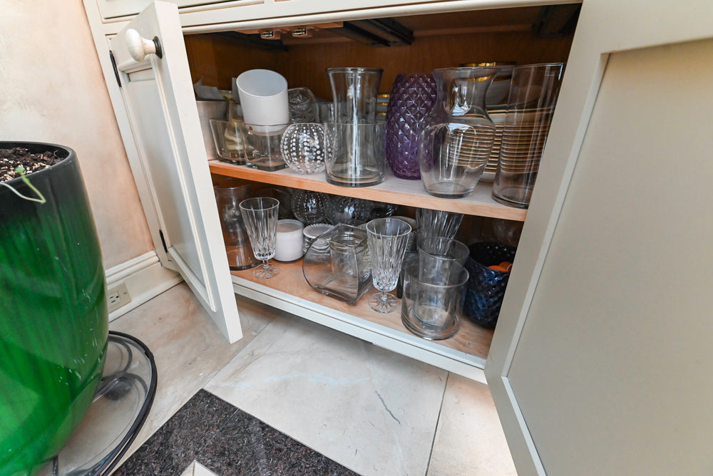 Form LTD Traditional Complete White Cream Wet Bar with Granite Countertops