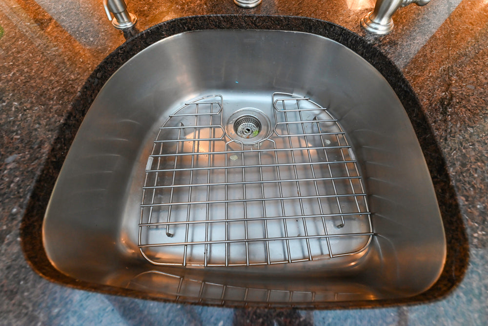 Form LTD Traditional Complete White Cream Wet Bar with Granite Countertops