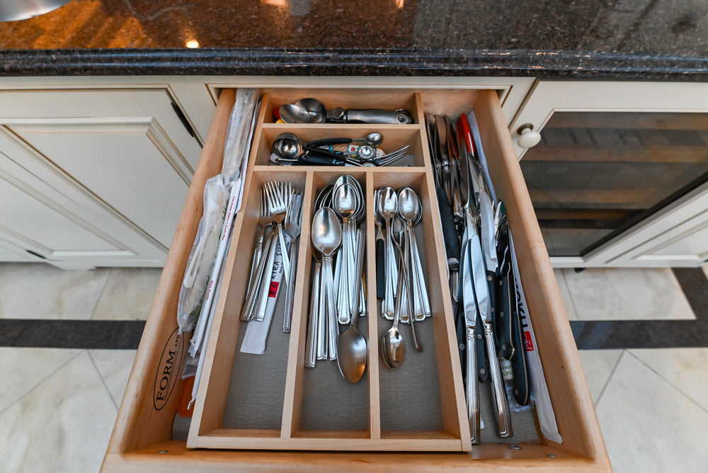Form LTD Traditional Complete White Cream Wet Bar with Granite Countertops