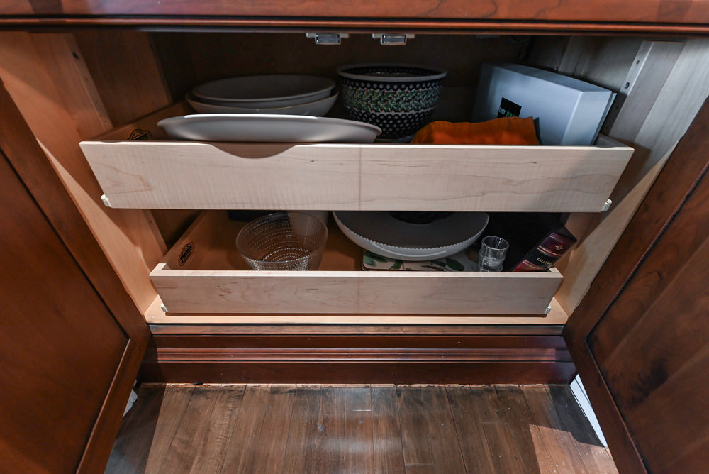 Premier Traditional Kitchen with Stainless Steel Island, Desk Area & Appliances