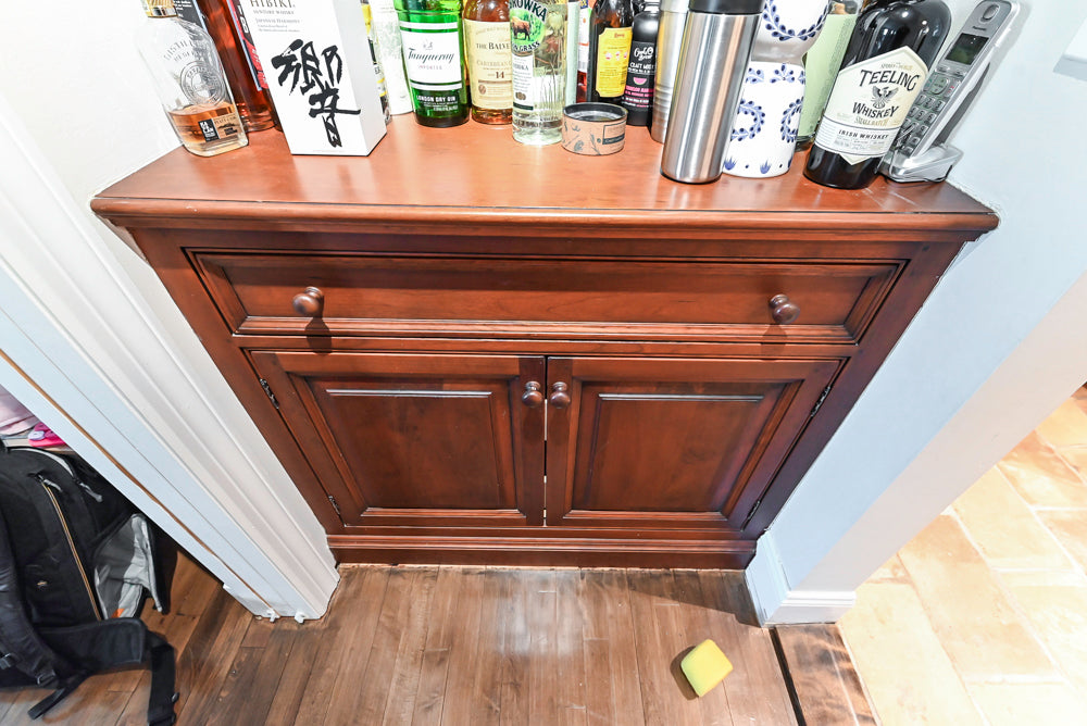 Premier Traditional Kitchen with Stainless Steel Island, Desk Area & Appliances