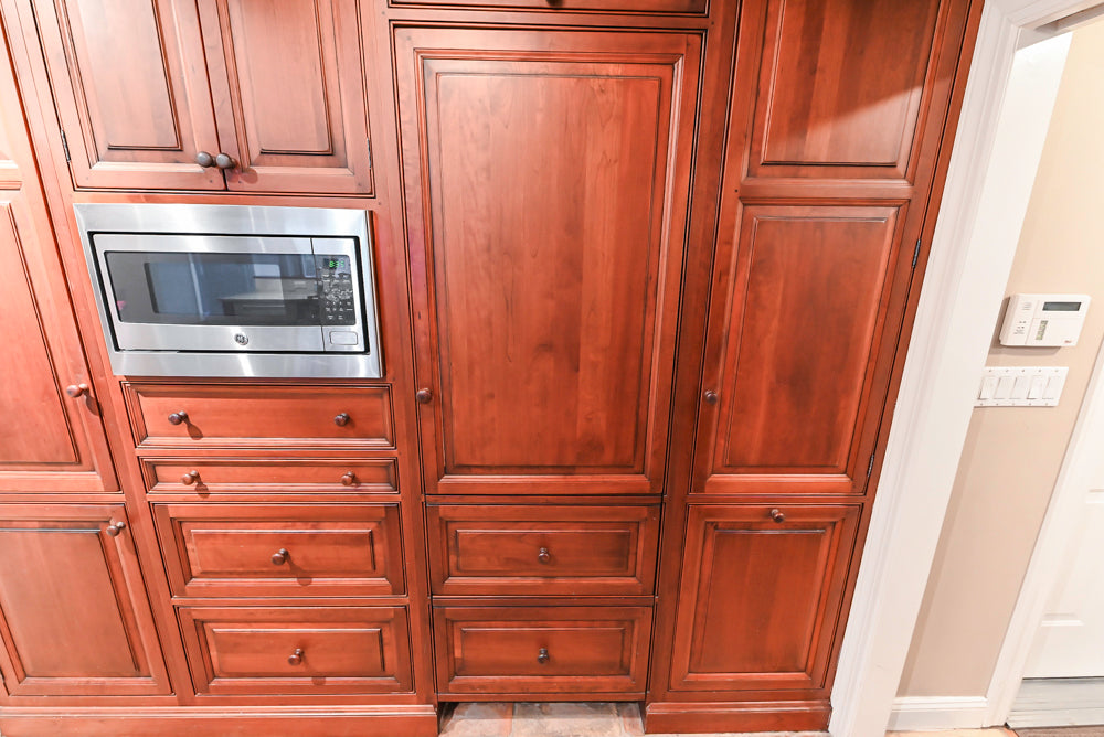 Premier Traditional Kitchen with Stainless Steel Island, Desk Area & Appliances