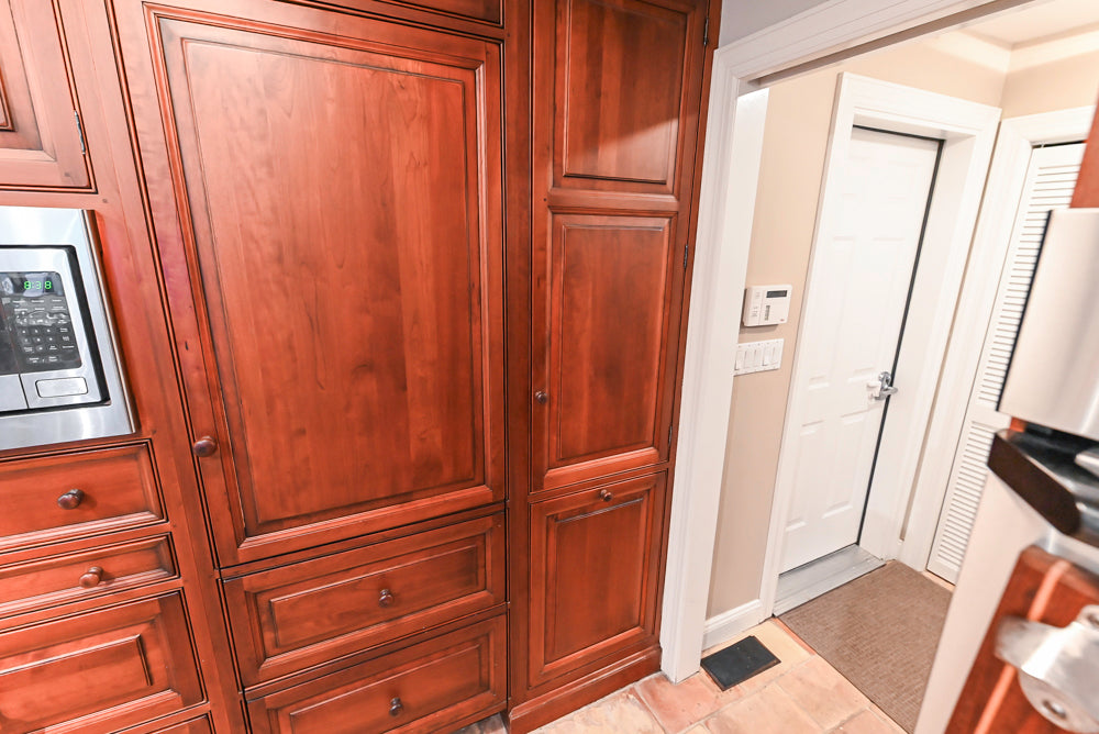 Premier Traditional Kitchen with Stainless Steel Island, Desk Area & Appliances