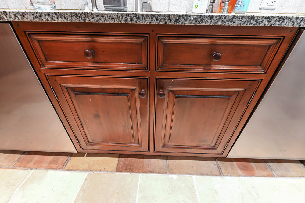 Premier Traditional Kitchen with Stainless Steel Island, Desk Area & Appliances