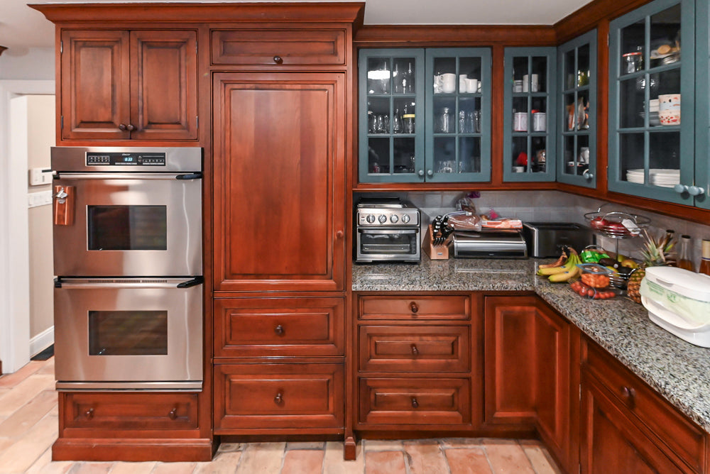 Premier Traditional Kitchen with Stainless Steel Island, Desk Area & Appliances