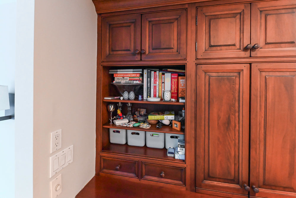 Premier Traditional Kitchen with Stainless Steel Island, Desk Area & Appliances