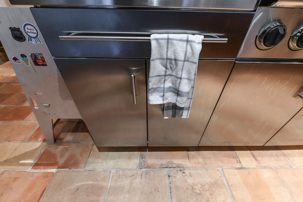 Premier Traditional Kitchen with Stainless Steel Island, Desk Area & Appliances