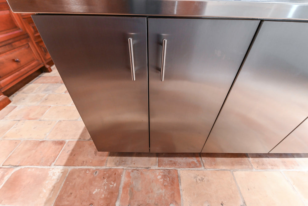 Premier Traditional Kitchen with Stainless Steel Island, Desk Area & Appliances