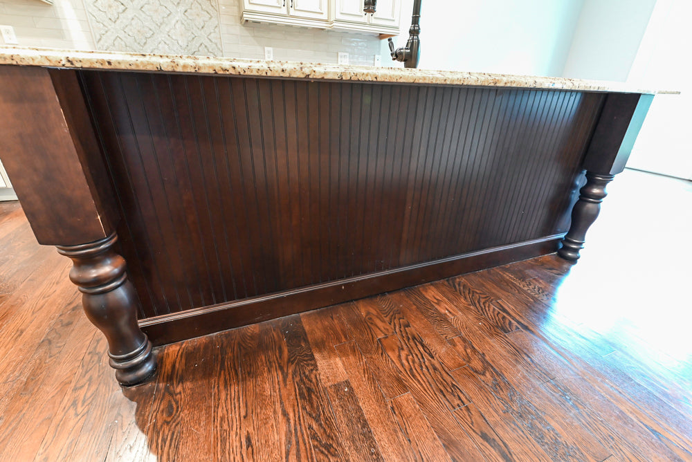 Kitchen Craft Traditional White Kitchen with Island, Granite Countertops & Appliances