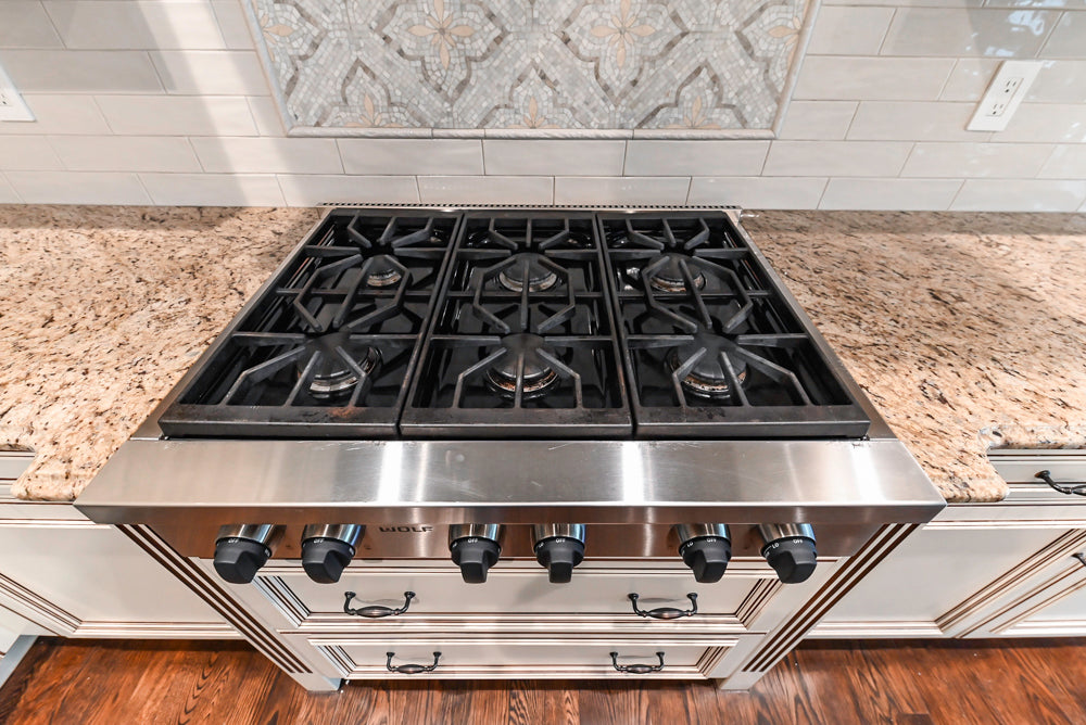 Kitchen Craft Traditional White Kitchen with Island, Granite Countertops & Appliances