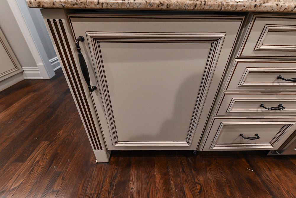 Kitchen Craft Traditional White Kitchen with Island, Granite Countertops & Appliances