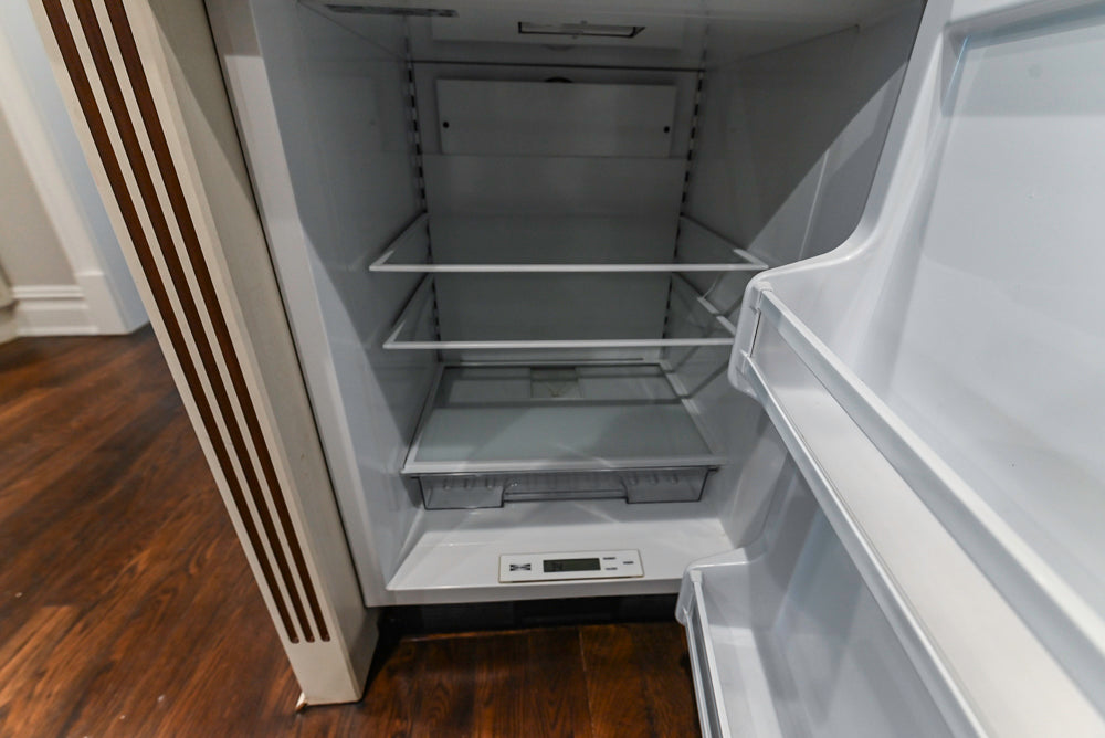 Kitchen Craft Traditional White Kitchen with Island, Granite Countertops & Appliances