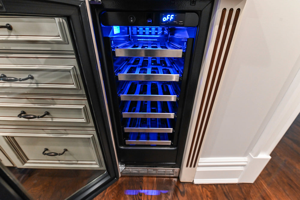 Kitchen Craft Traditional White Kitchen with Island, Granite Countertops & Appliances