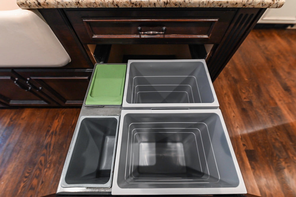 Kitchen Craft Traditional White Kitchen with Island, Granite Countertops & Appliances