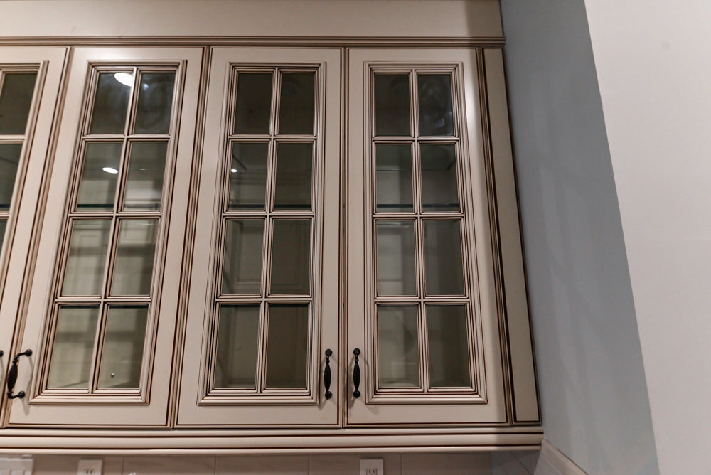 Kitchen Craft Traditional White Kitchen with Island, Granite Countertops & Appliances