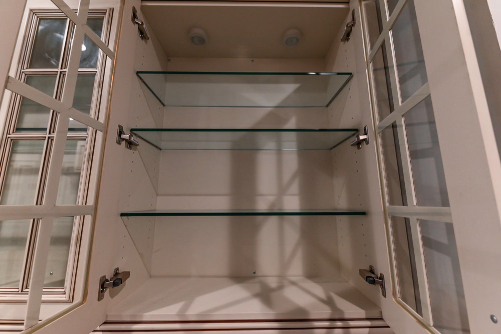 Kitchen Craft Traditional White Kitchen with Island, Granite Countertops & Appliances